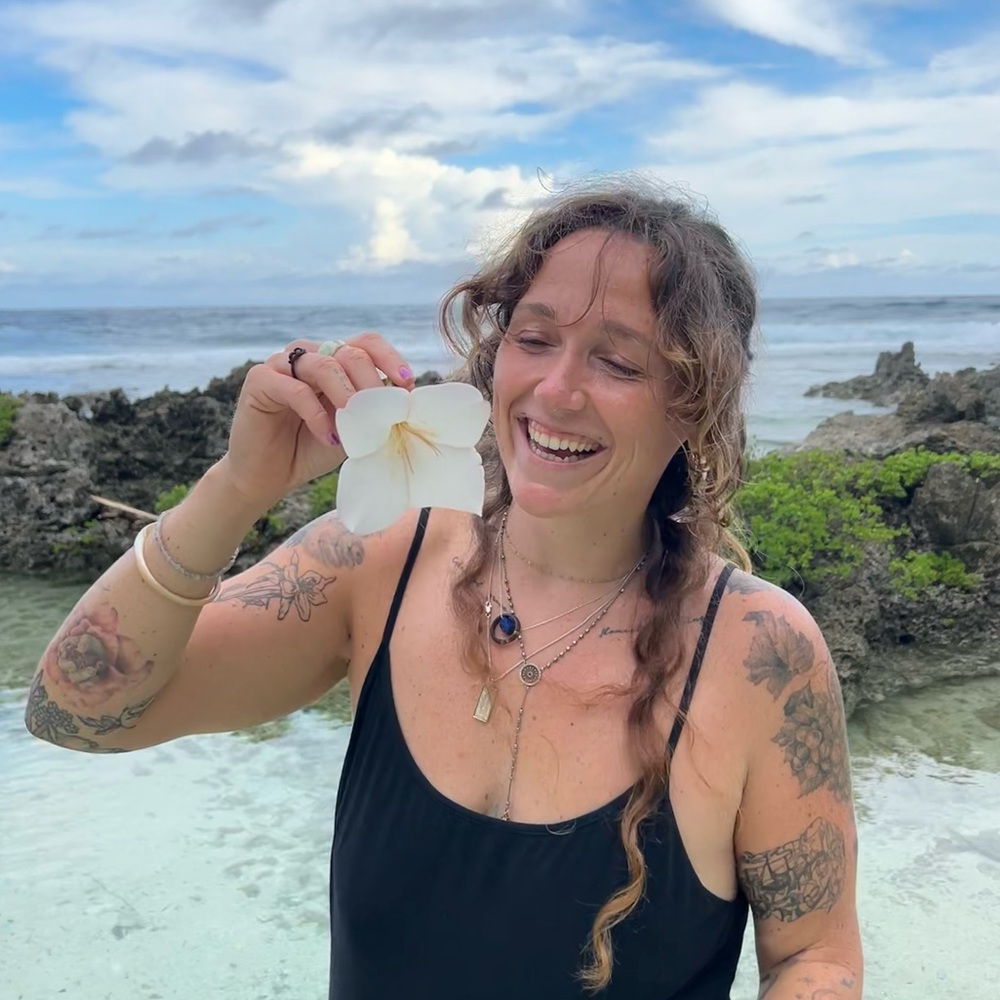 Meet your Posher, Abbott